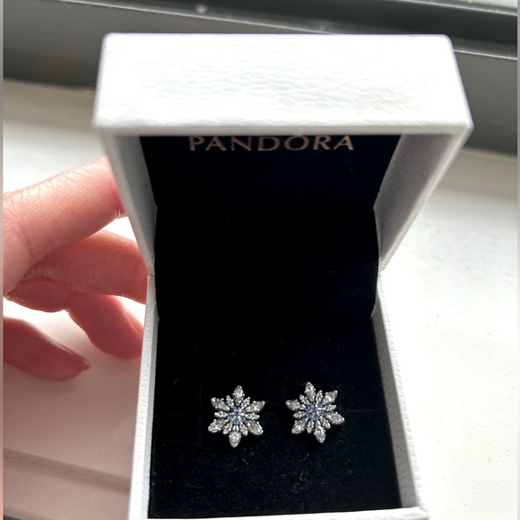 Pandora Snowflakes Earrings Authentic - Picture 2 of 5